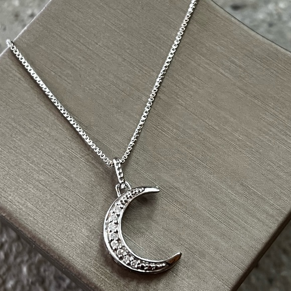Jewelry - 925 diamond and silver moon pendant